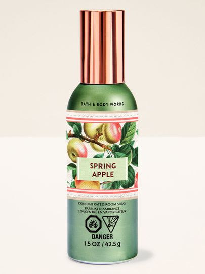 Bath & Body Works Spring Apple – spray concentrat pentru cameră într-un flacon verde cu motiv de mere.