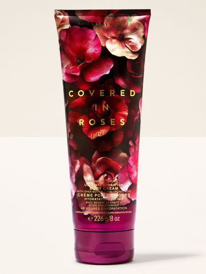 Cremă de corp Covered in Roses – aromă florală intensă și hidratare catifelată de la Bath & Body Works.