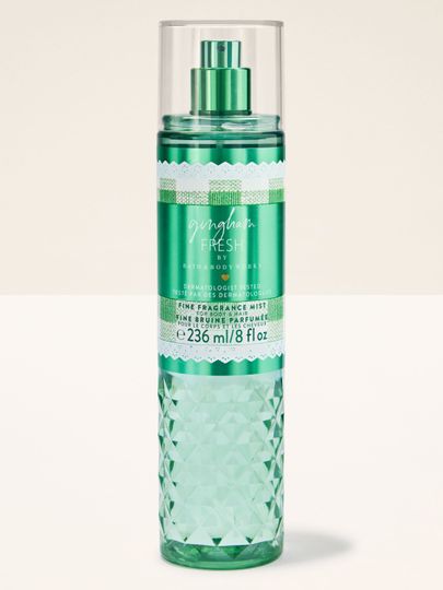 Spray parfumat Bath & Body Works Gingham Fresh 236 ml, în flacon verde cu pulverizator.