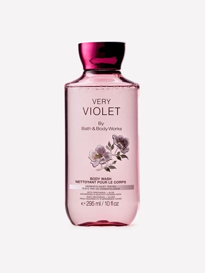 Gel de duș Very Violet Bath & Body Works cu flori de violetă pe etichetă