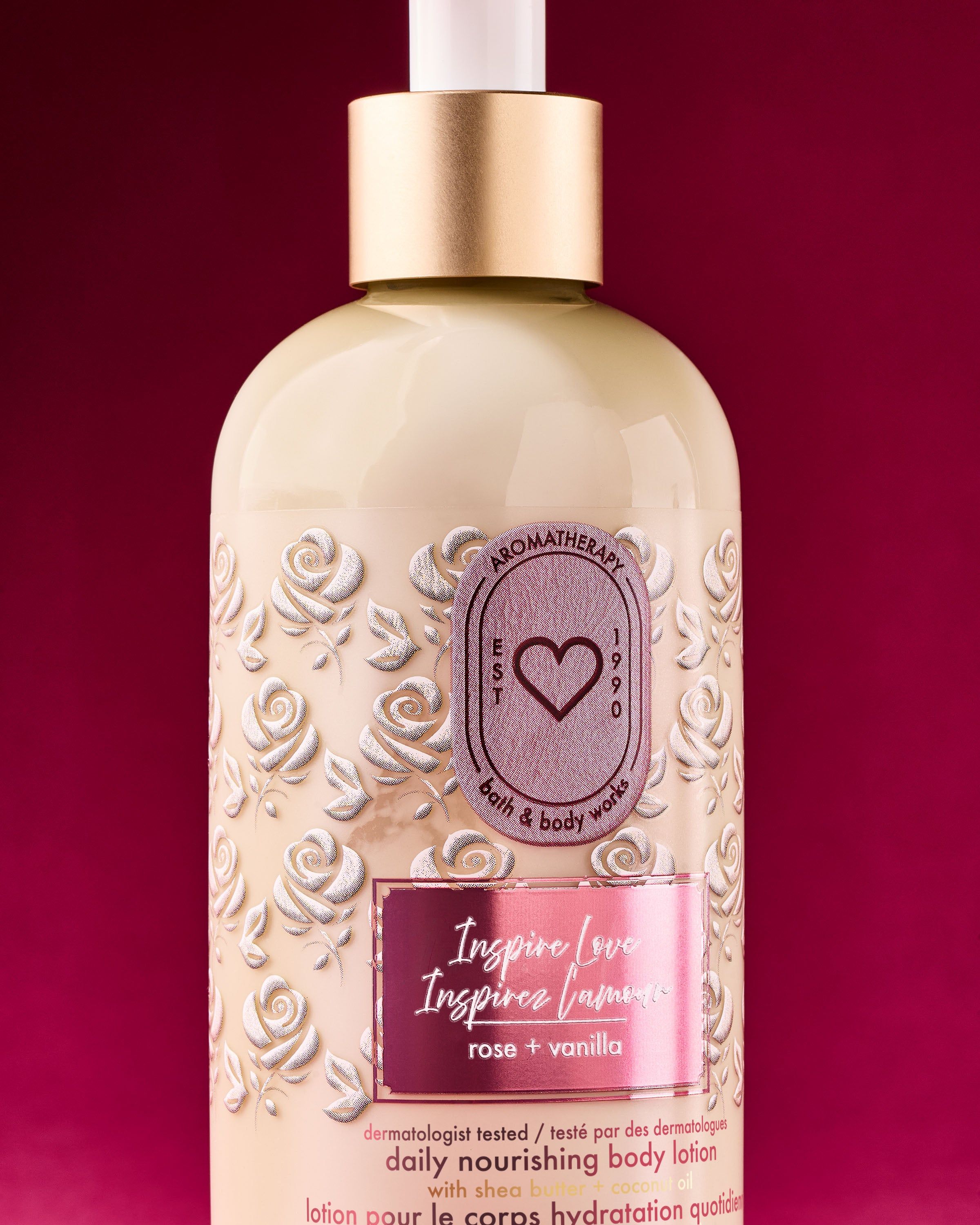 Loțiune „Inspire Love” rose+vanilla Aromatherapy – textură hrănitoare și design embosat.