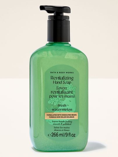 Gel pentru mâini Bath & Body Works Fresh Watermelon 266 ml, în flacon verde cu pompă.