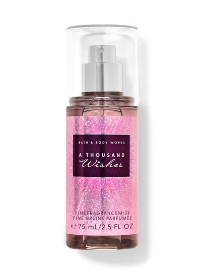 A Thousand Wishes – mini spray parfumat Bath & Body Works în sticlă roz de 75 ml.