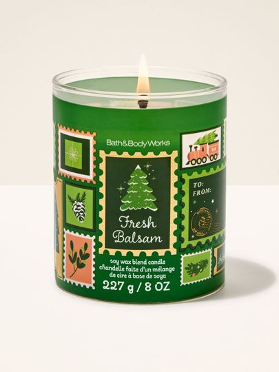 Lumânare parfumată Fresh Balsam Bath & Body Works cu etichetă inspirată de timbre festive