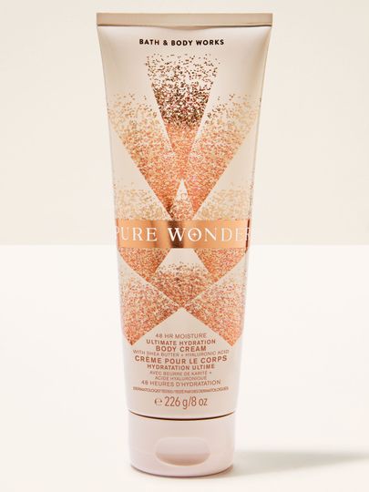 Cremă de corp Pure Wonder de la Bath & Body Works în tub elegant, cu formulă intens hidratantă.