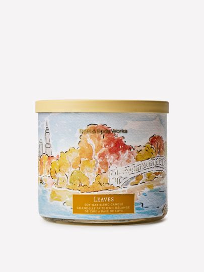 Lumânare parfumată Bath & Body Works Leaves din amestec de ceară de soia, 3 fitiluri