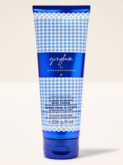 Cremă de corp Bath & Body Works Gingham 226 g, în tub albastru cu model clasic gingham.