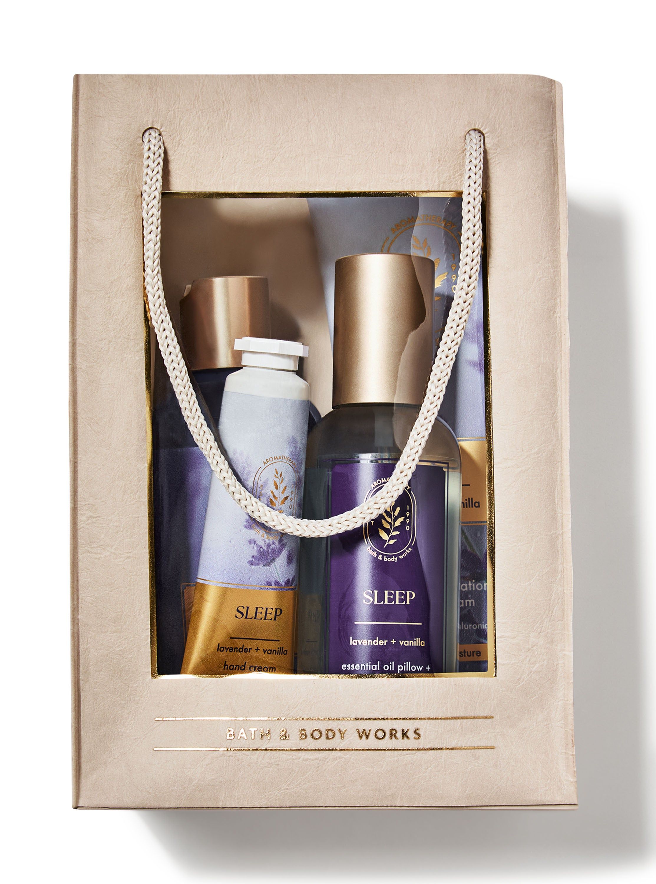 Set cadou ambalat Bath & Body Works SLEEP "Lavender + Vanilla" în pungă cadou bej.